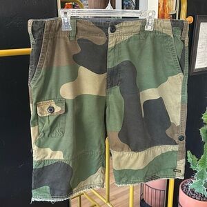10 Deep Camo Shorts (214)